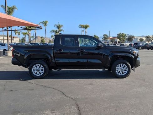 Used 2025 Toyota Tacoma SR image 4