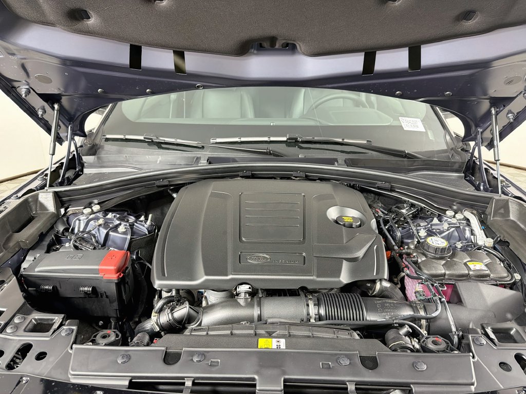 New 2026 Land Rover Range Rover Velar S AWD/4WD image 32