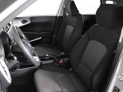 Used 2020 Kia Soul LX image 17