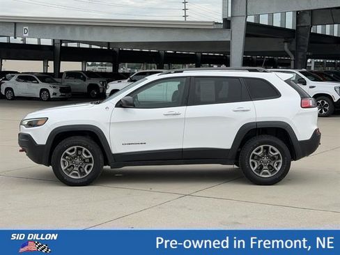 Used 2019 Jeep Cherokee Trailhawk w/ Comfort/Convenience Group AWD/4WD image 8