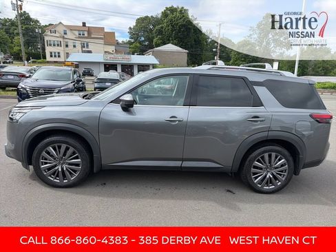 Certified 2023 Nissan Pathfinder SL w/ SL Premium Package AWD/4WD image 4