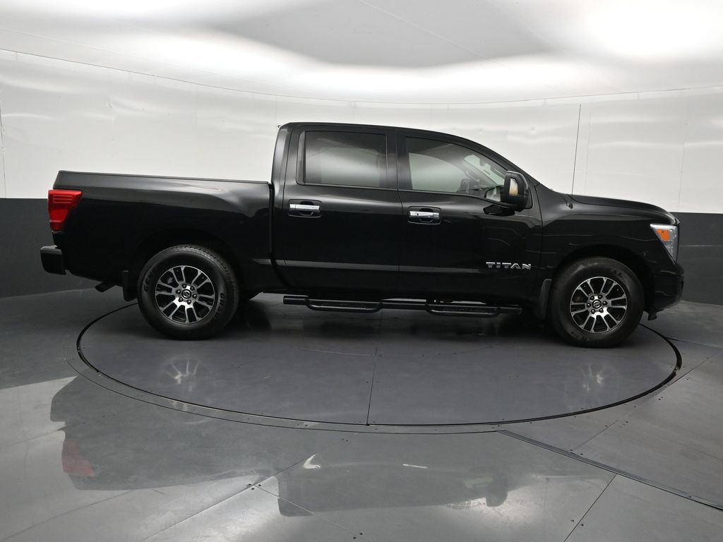 Used 2021 Nissan Titan SV w/ SV Convenience Package AWD/4WD image 7