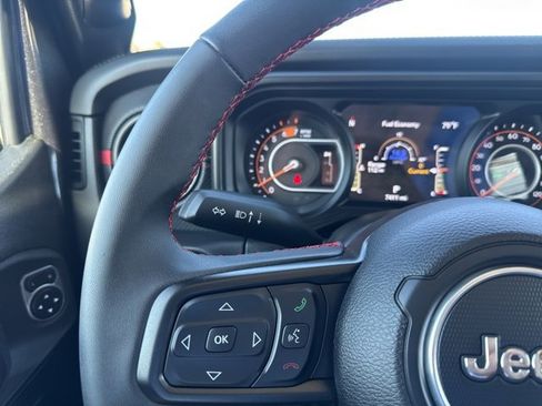 Used 2024 Jeep Wrangler Unlimited Rubicon image 12