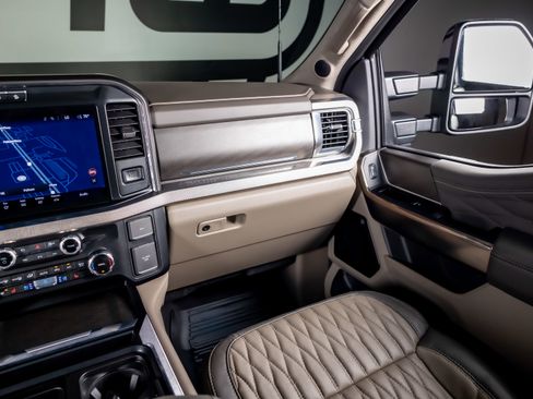 Used 2026 Ford F450 Platinum w/ Platinum Plus Package AWD/4WD image 9