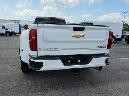 Used 2025 Chevrolet Silverado 3500 High Country w/ High Country Premium Package AWD/4WD image 7