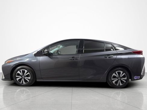 Used 2018 Toyota Prius Prime Premium w/ Preferred Accessory Package FWD image 2