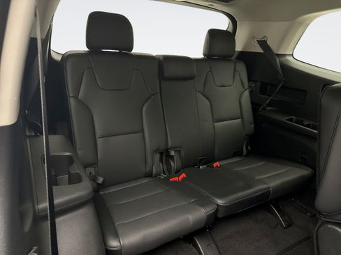 Used 2023 Kia Telluride EX w/ EX Captain's Chair Package FWD image 19