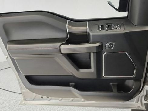 Used 2019 Ford F150 Lariat w/ Equipment Group 502A Luxury AWD/4WD image 23
