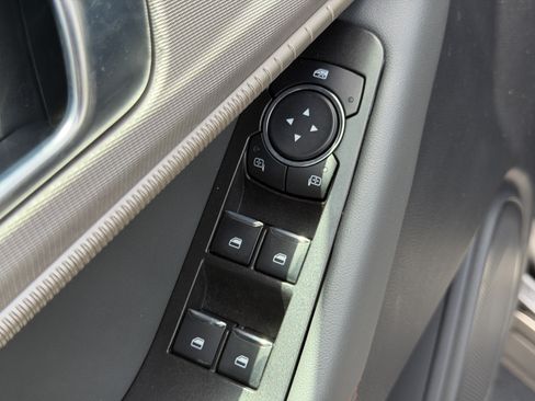 Used 2025 Ford Explorer Active RWD image 21