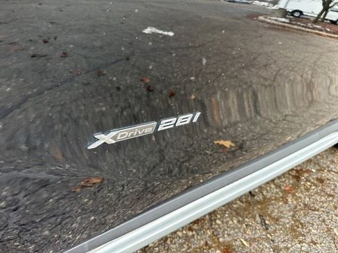 Used 2018 BMW X1 xDrive28i image 11