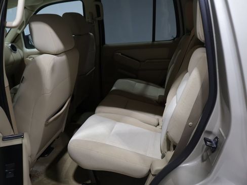 Used 2006 Ford Explorer XLT AWD/4WD image 18