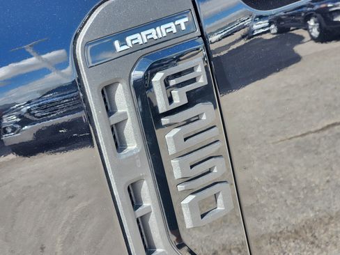 Used 2023 Ford F250 Lariat w/ Lariat Ultimate Package AWD/4WD image 12