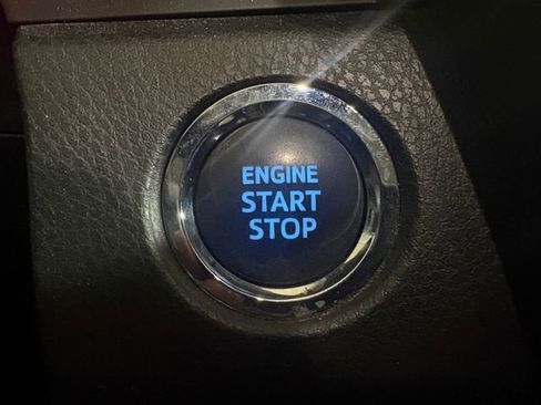 Used 2022 Toyota Camry XSE image 16