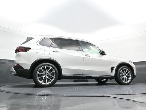 New 2026 BMW X5 xDrive50e image 29