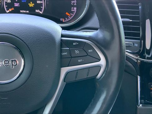 Used 2020 Jeep Grand Cherokee Altitude AWD/4WD image 22