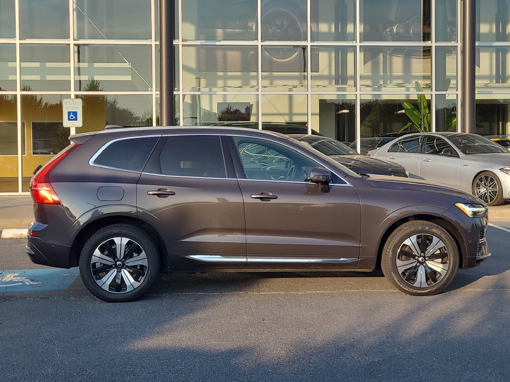 Used 2023 Volvo XC60 T8 Plus AWD/4WD image 2