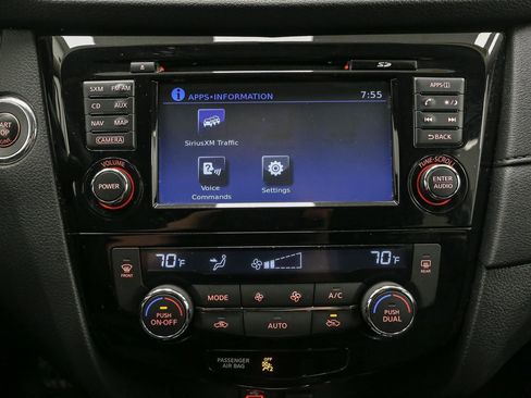 Used 2017 Nissan Rogue SV w/ SV Premium Package AWD/4WD image 23