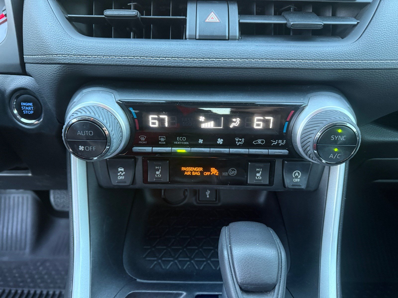 Used 2021 Toyota RAV4 XLE w/ XLE Grade Weather Package AWD/4WD image 12