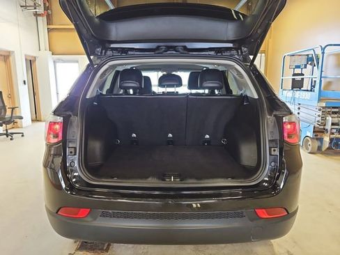 Used 2022 Jeep Compass Latitude image 22
