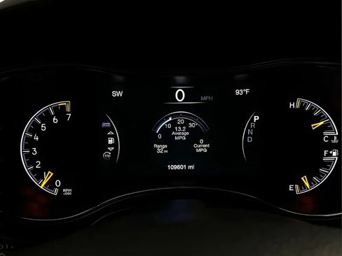 Used 2020 Jeep Grand Cherokee Laredo RWD image 18