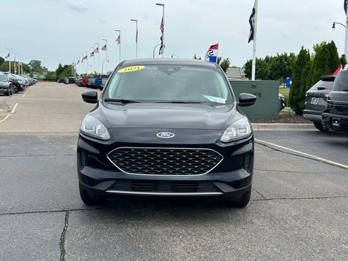 Used 2021 Ford Escape SE w/ Cold Weather Package AWD/4WD image 2
