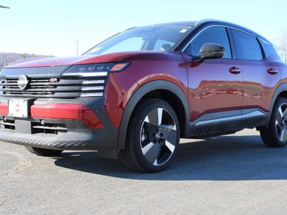 New 2025 Nissan Kicks SR