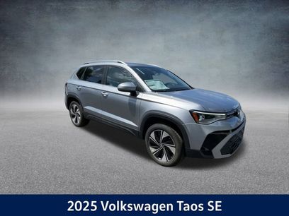 New 2025 Volkswagen Taos SE