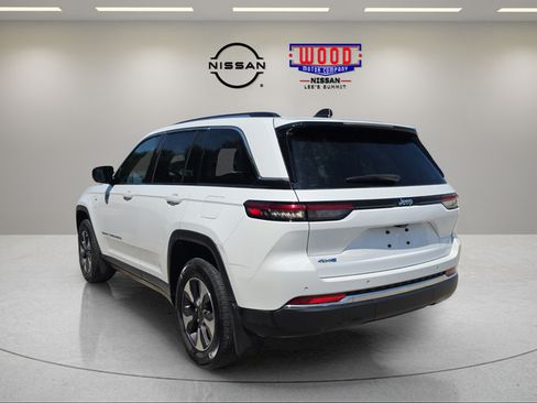 Used 2022 Jeep Grand Cherokee Limited 4xe w/ MOPAR Finishing Package AWD/4WD image 4