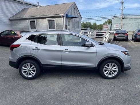 Used 2019 Nissan Rogue Sport SV w/ Technology Package AWD/4WD image 5