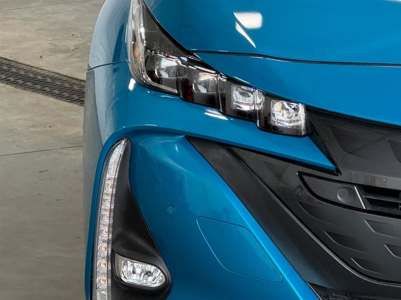 Used 2018 Toyota Prius Prime Advanced FWD image 40