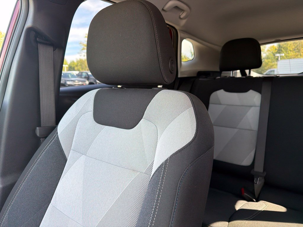 Used 2025 Chevrolet Trax LS w/ LS Convenience Package FWD image 10