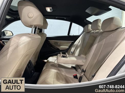 Used 2018 BMW 330i xDrive Sedan w/ Premium Package image 15