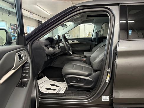 New 2026 Ford Explorer Active w/ Active Comfort Package AWD/4WD image 12