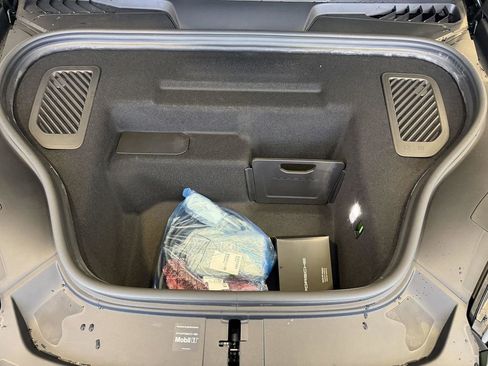 New 2026 Porsche Macan Turbo Electric AWD/4WD image 27