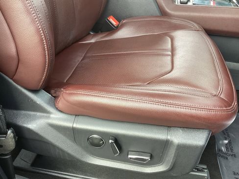 Used 2023 Ford Expedition Limited image 21