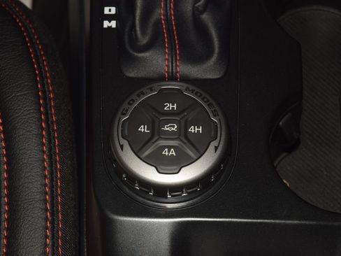 Used 2025 Ford Bronco Heritage Edition AWD/4WD image 30