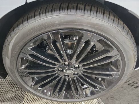 New 2026 Land Rover Range Rover Velar Dynamic SE image 10