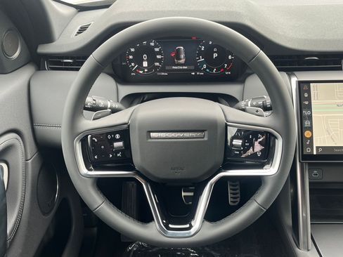 New 2025 Land Rover Discovery Sport Dynamic SE image 16