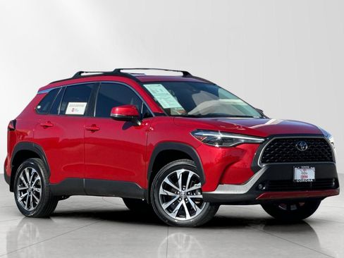 Used 2022 Toyota Corolla Cross XLE w/ Black Badges Package (TMS) image 1