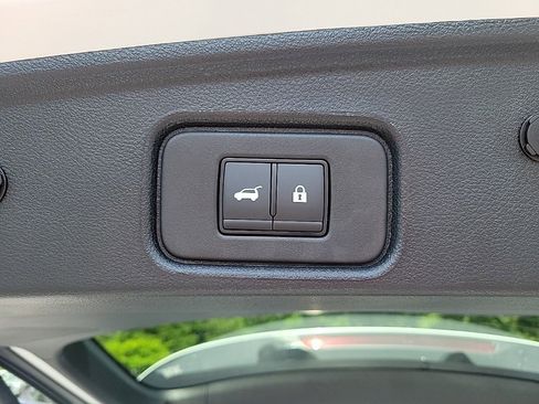 Certified 2025 Nissan Pathfinder Platinum w/ Cargo Package image 30