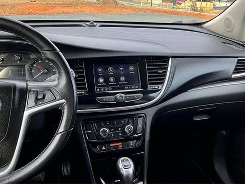 Used 2022 Buick Encore Preferred w/ Safety Package image 16