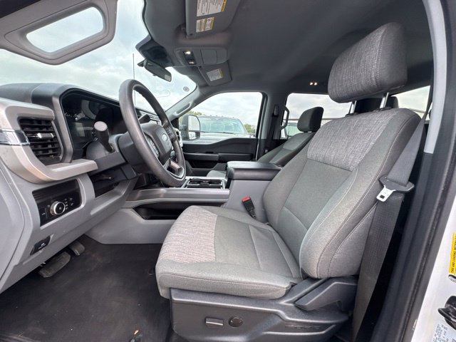 Used 2025 Ford F350 XLT w/ FX4 Off-Road Package AWD/4WD image 2