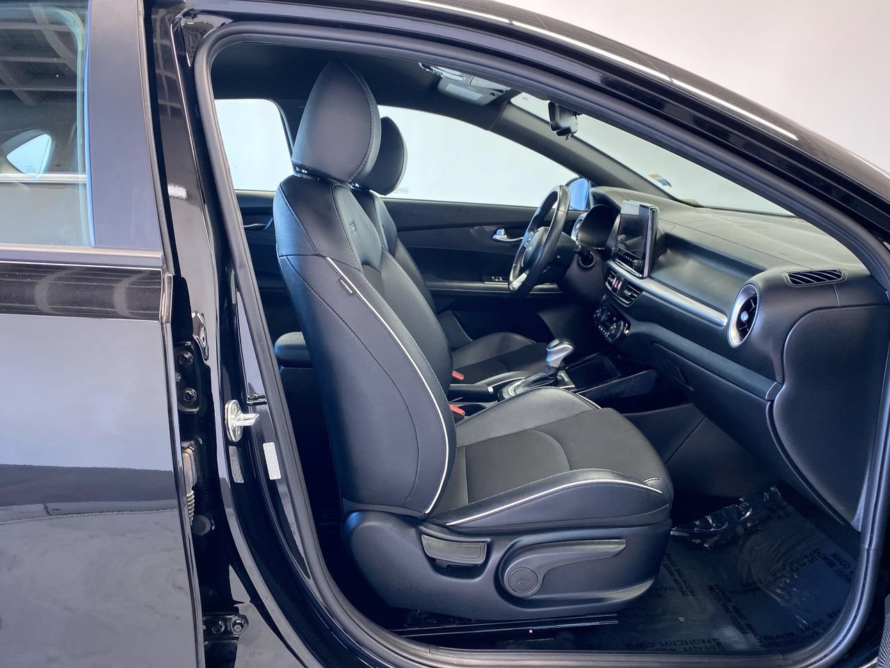 Certified 2023 Kia Forte GT-Line FWD image 28