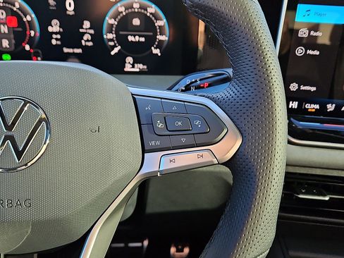 New 2026 Volkswagen Tiguan SE R-Line image 17