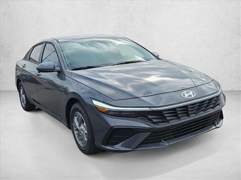 New 2026 Hyundai Elantra SE image 7