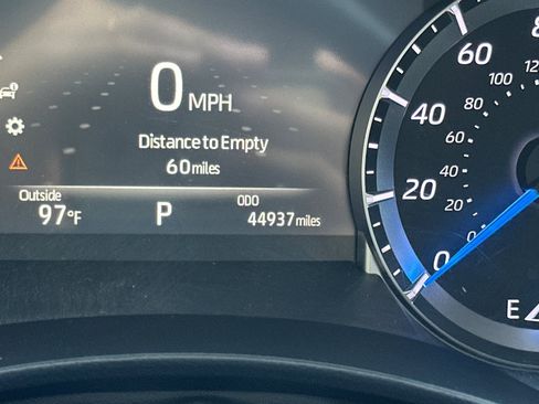 Used 2023 Toyota Highlander LE AWD/4WD image 25