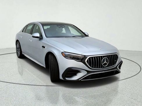 Used 2025 Mercedes-Benz E 53 AMG e 4MATIC Sedan image 4