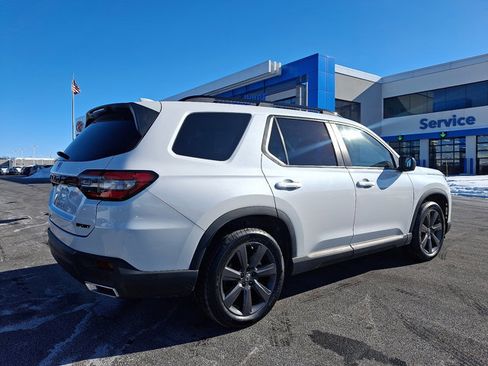 Certified 2023 Honda Pilot Sport image 6
