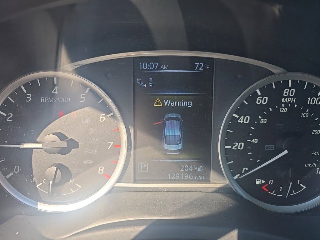 Used 2016 Nissan Sentra SL w/ Technology Package FWD image 15