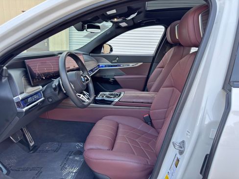 Used 2023 BMW 760i xDrive AWD/4WD image 17